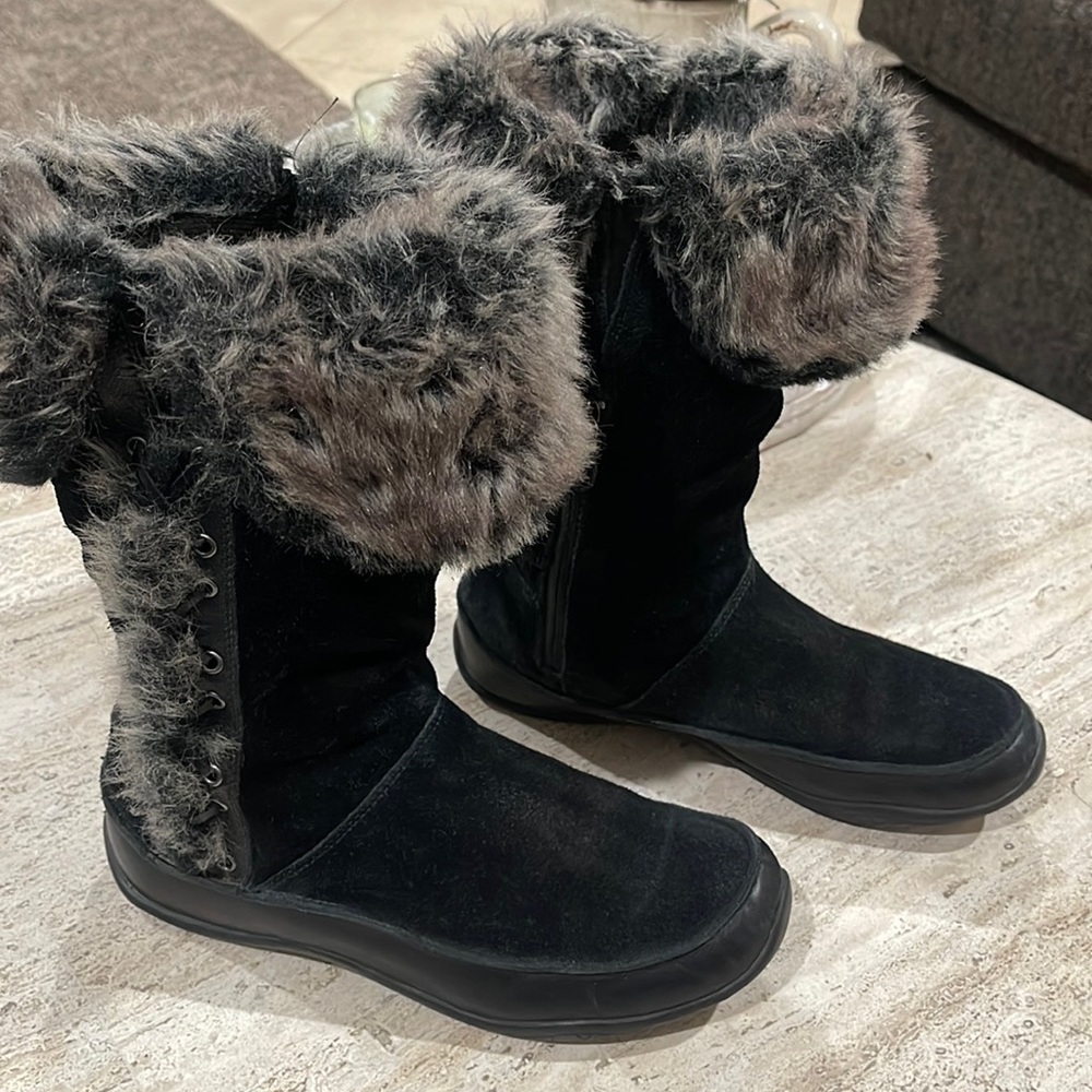 THE NORTH FACE BLACK SUEDE LEATHER INSULATED FAUX FUR WATERPROOF BOOT. Sz 7